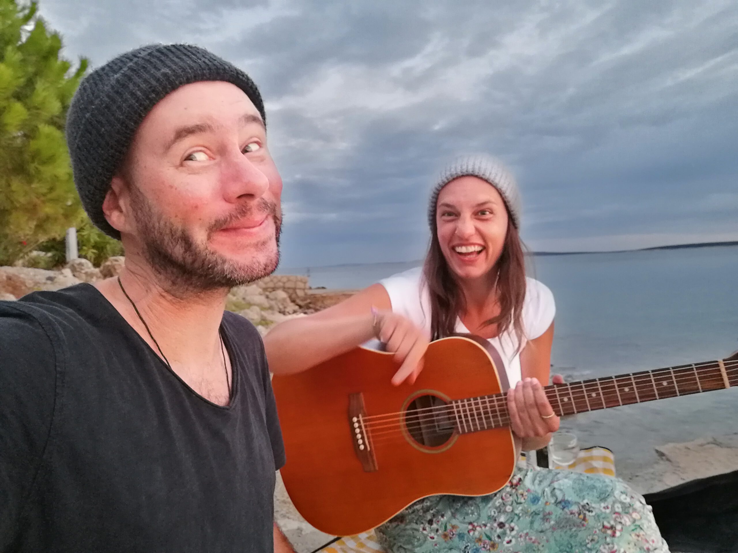 Veranstaltungshinweis für das Akustik-Konzert im Weinkeller mit Martha McFly & Volker Racho im Weinhaus Michel